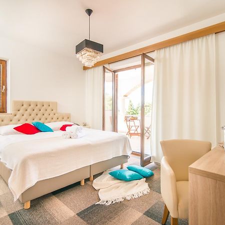 Hotel Villa Vrsar Bagian luar foto