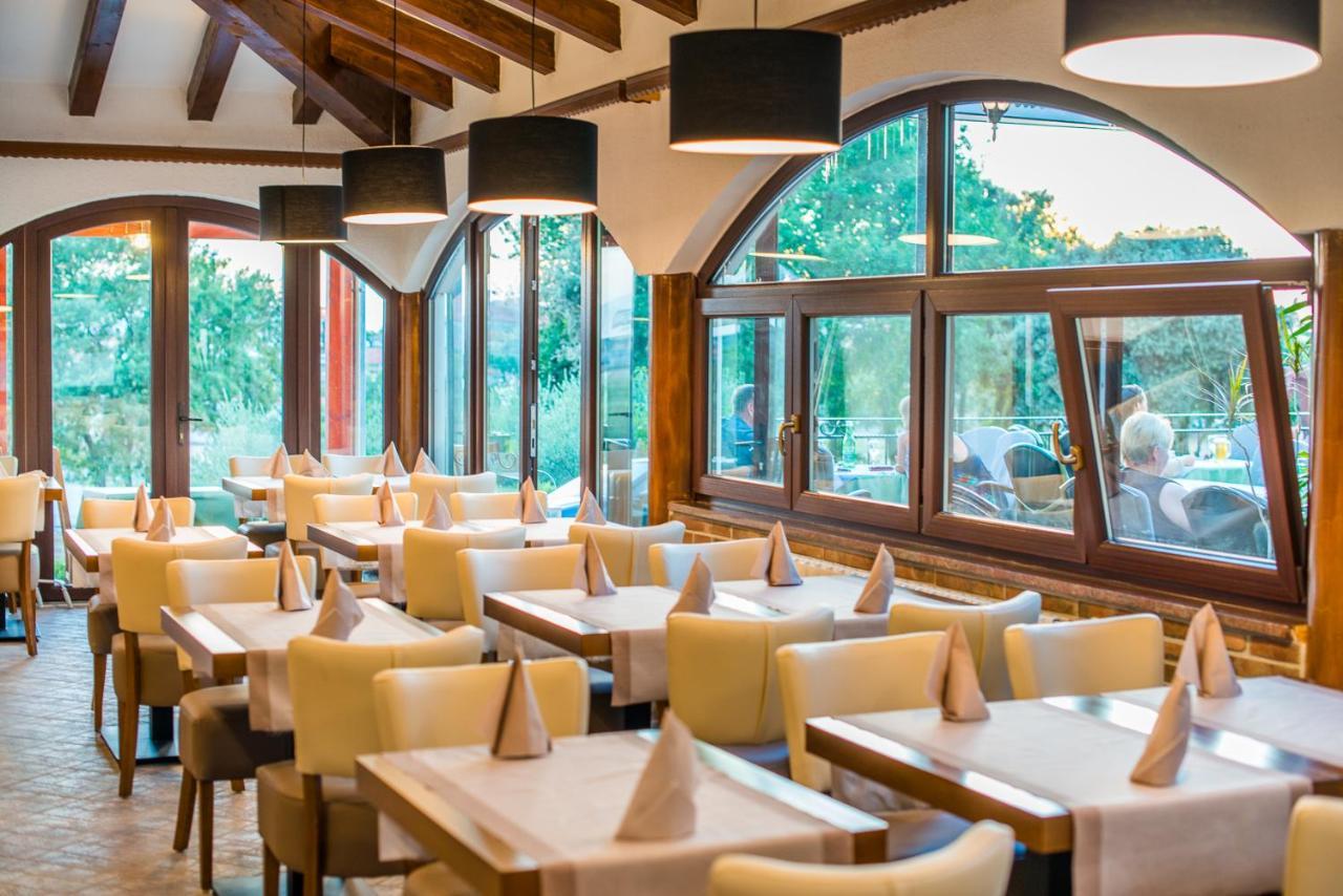 Hotel Villa Vrsar Bagian luar foto