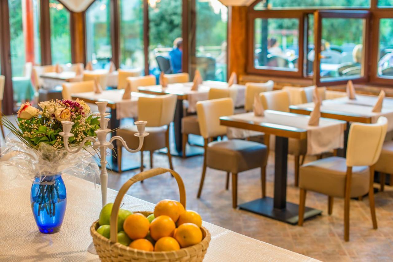 Hotel Villa Vrsar Bagian luar foto