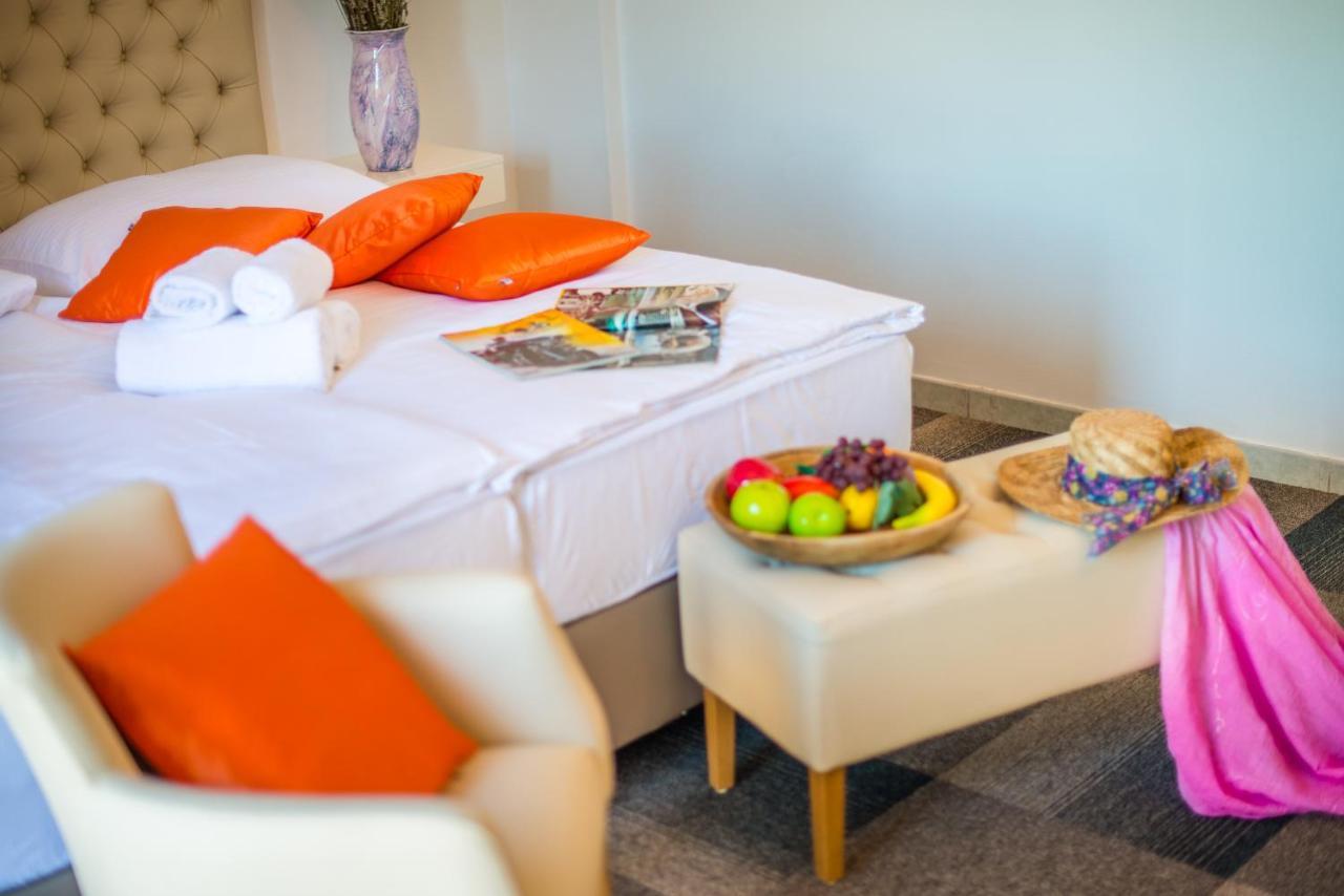 Hotel Villa Vrsar Bagian luar foto