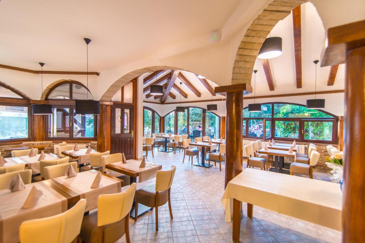 Hotel Villa Vrsar Bagian luar foto