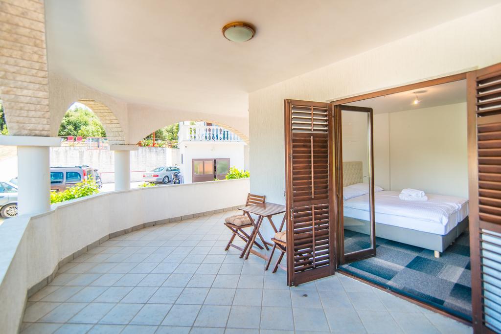 Hotel Villa Vrsar Bagian luar foto