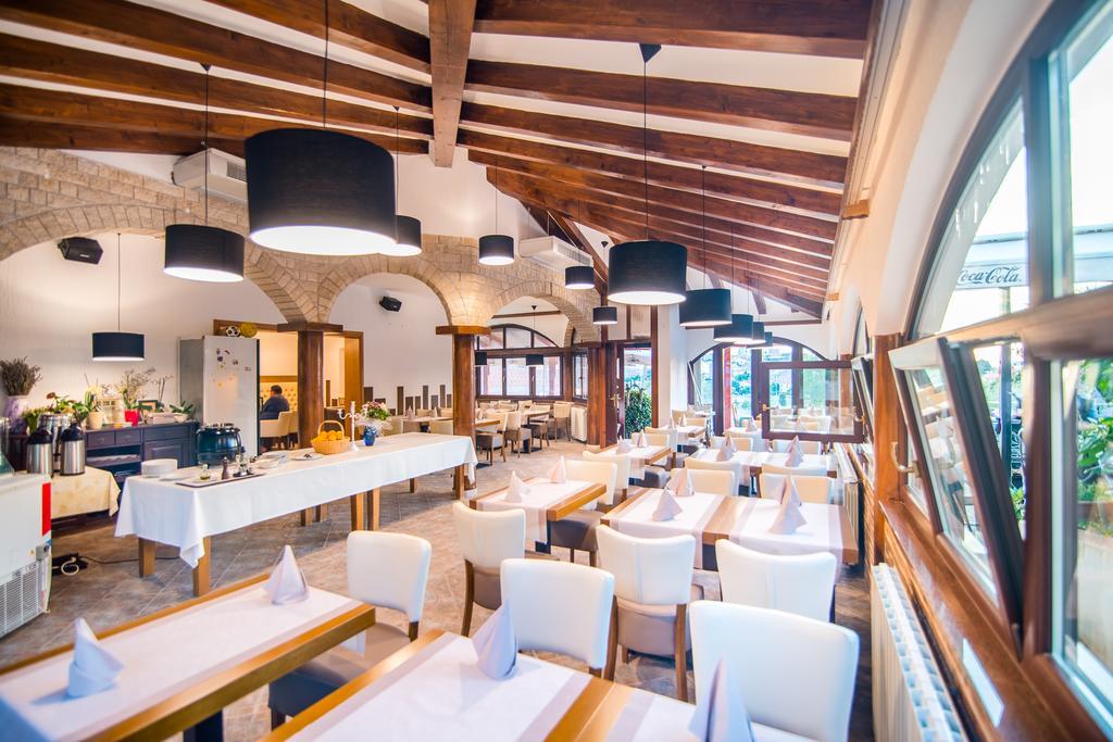 Hotel Villa Vrsar Bagian luar foto
