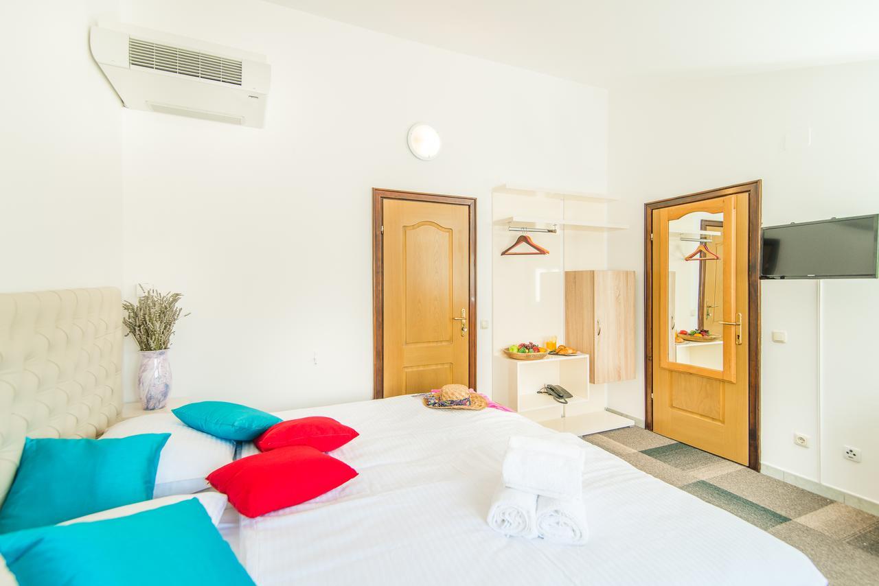 Hotel Villa Vrsar Bagian luar foto