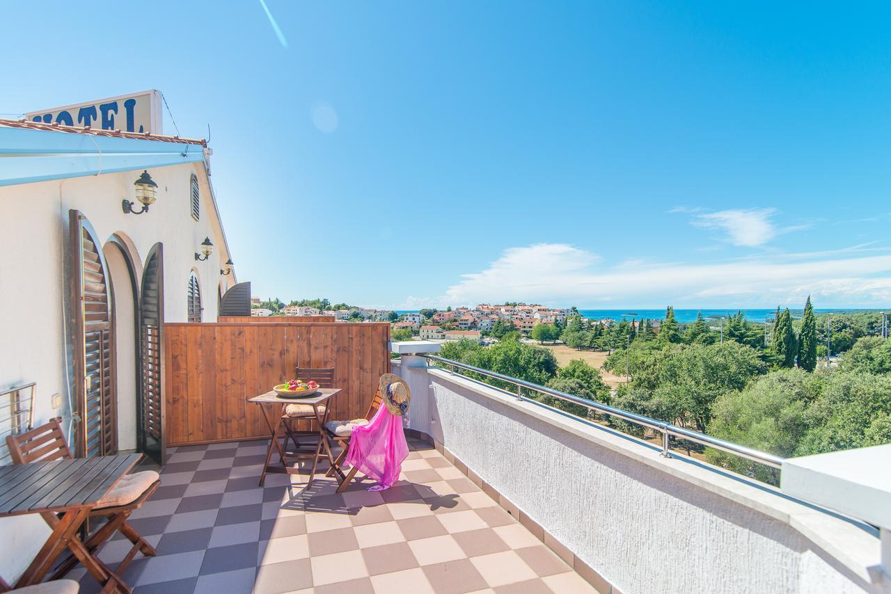 Hotel Villa Vrsar Bagian luar foto