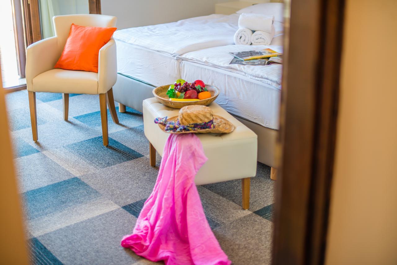 Hotel Villa Vrsar Bagian luar foto